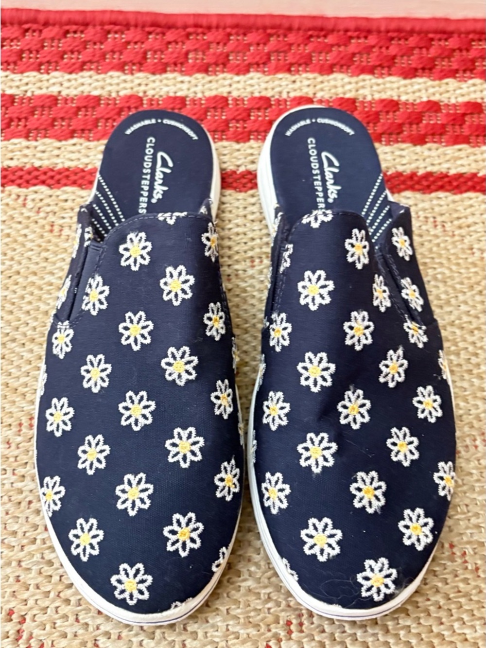 Clarks Navy Floral Slip-On Cloudsteppers Sz.9.5